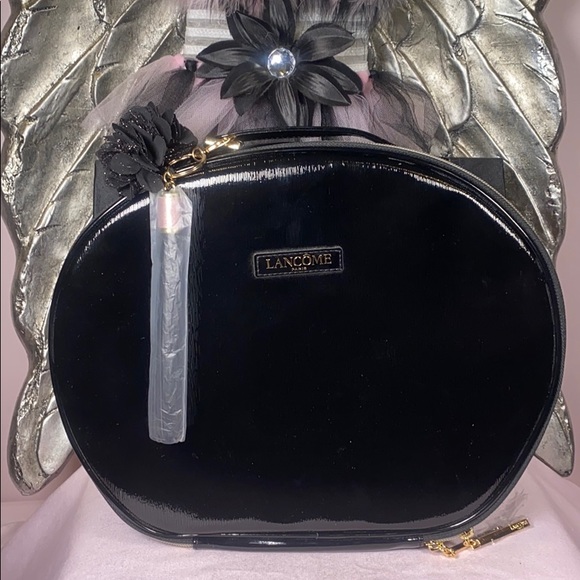 🎁 Lancôme NWOT XXL travel bag 💖 - Picture 2 of 8